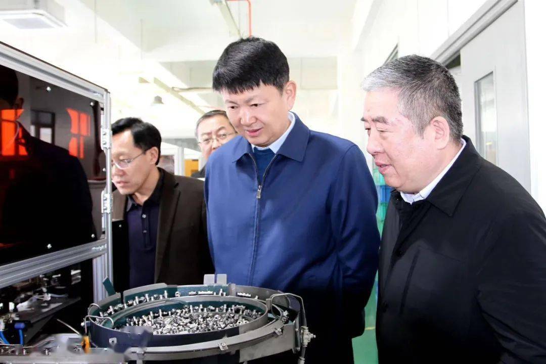 要闻精准服务稳增长力促首季开门红谭云鹏深入重点工业企业开展走访