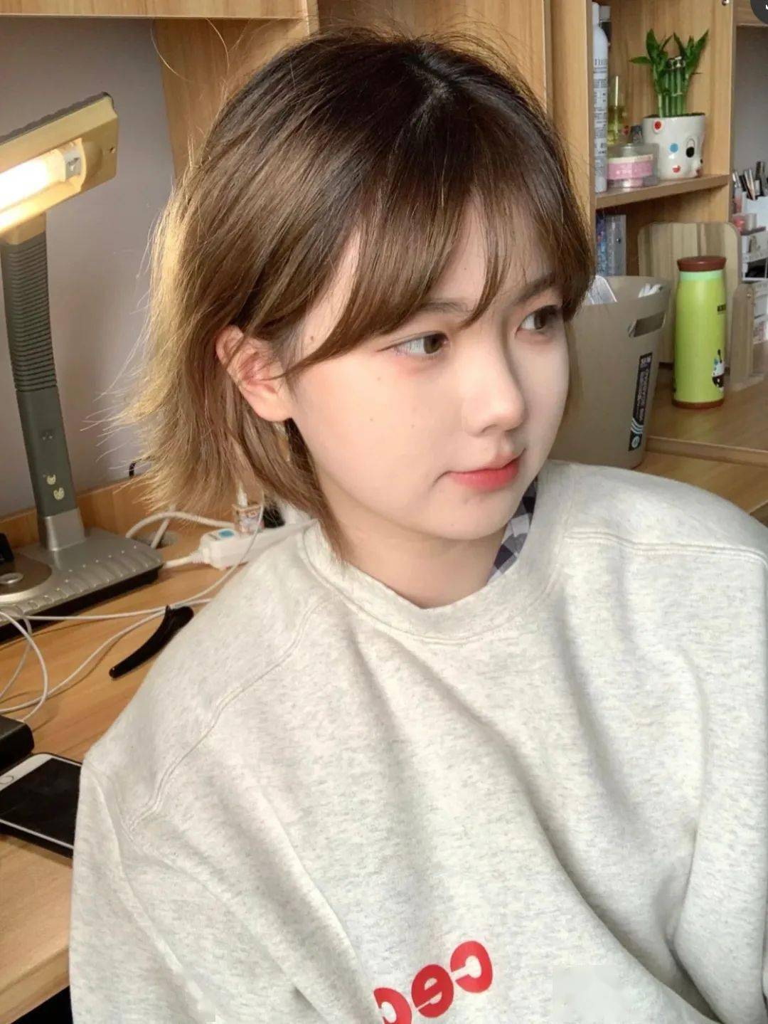 就算睡觉把头发压得七拐八拐都不用担心的那种,手残党闭眼都能打理,发