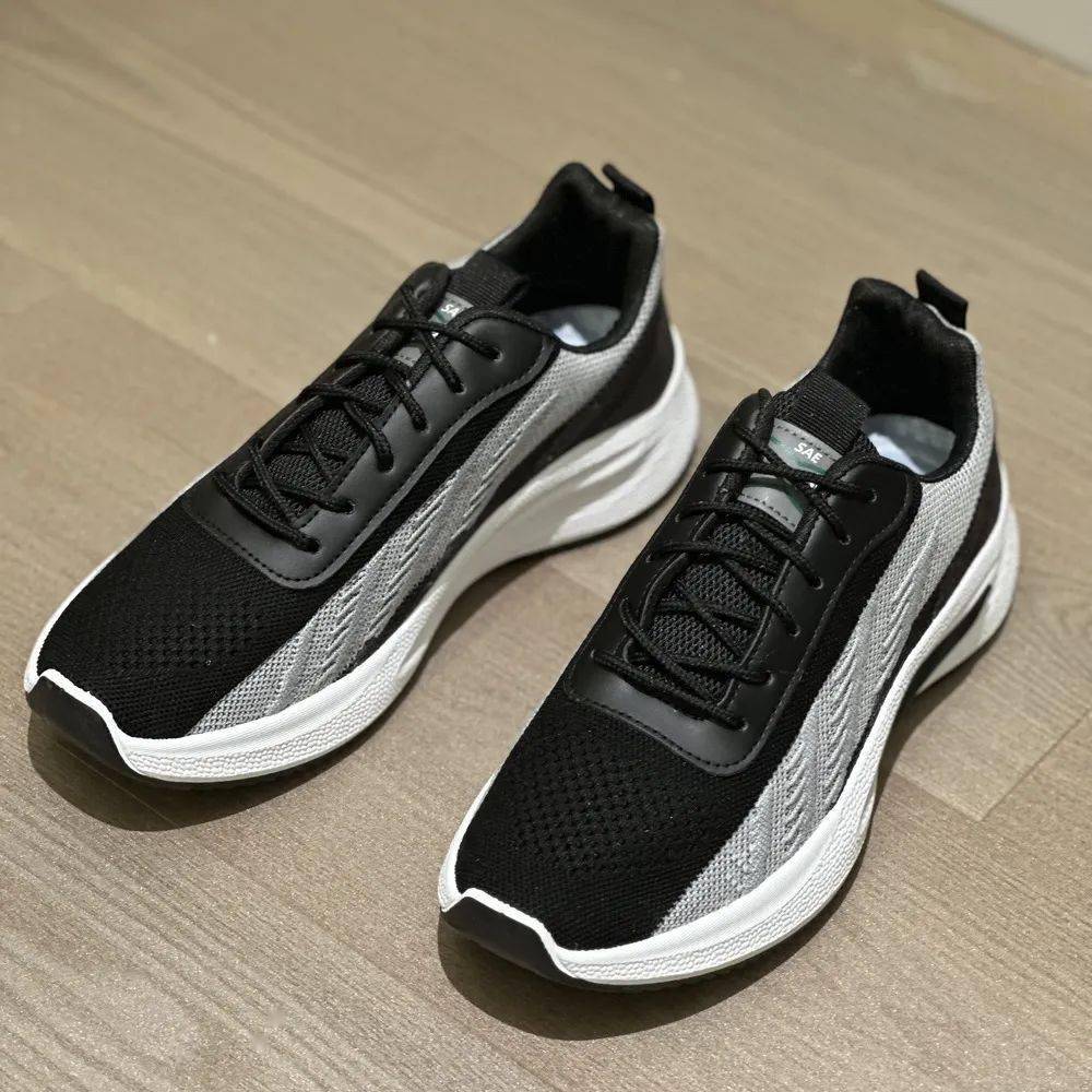 男士运动飞织鞋499元飞织鞋面透气亲肤不闷脚不臭脚鞋底柔软可随意