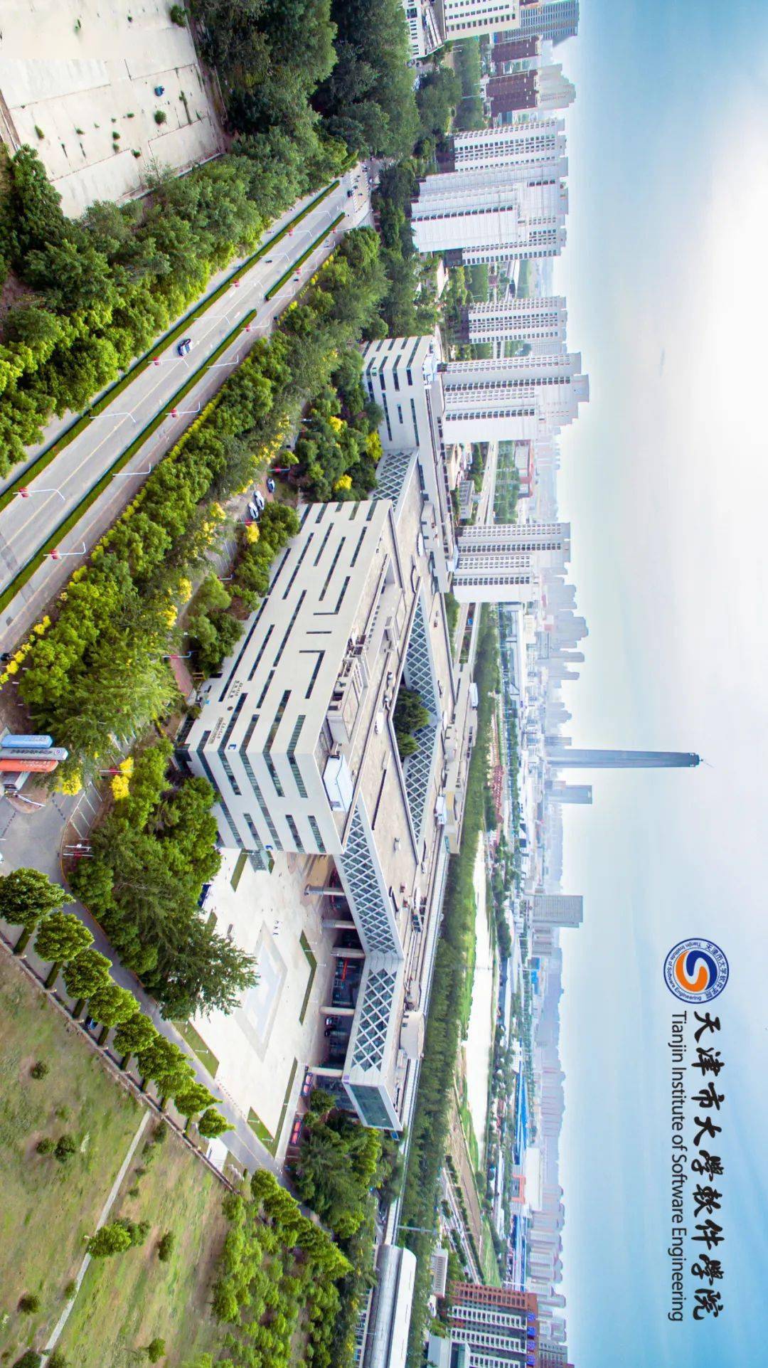 天软四季丨航拍在校园沉浸在这高空的浪漫