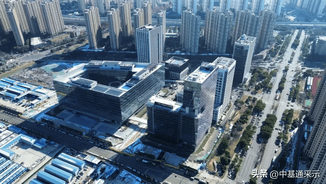 小米武汉科技园一期项目武汉首个小米汽车交付中心正式开业