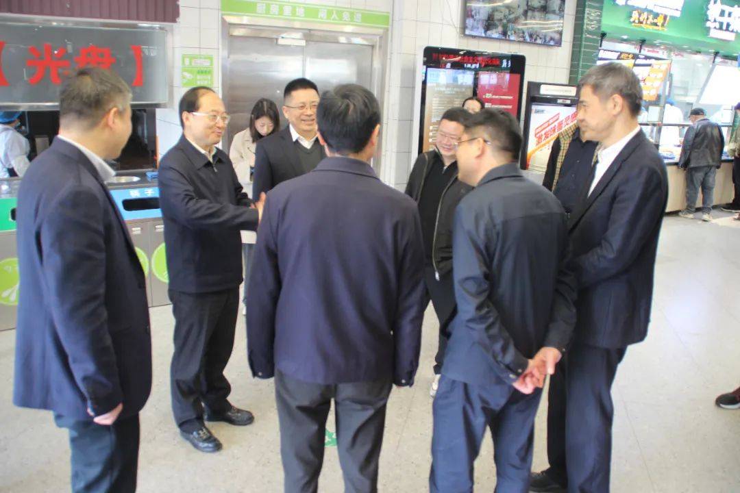 副市长查颖冬督导我院食品安全包保工作