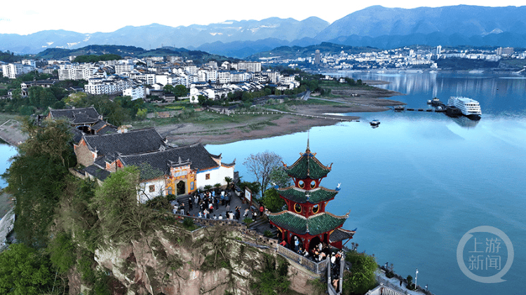 春江水暖石宝寨迎来旅游小阳春