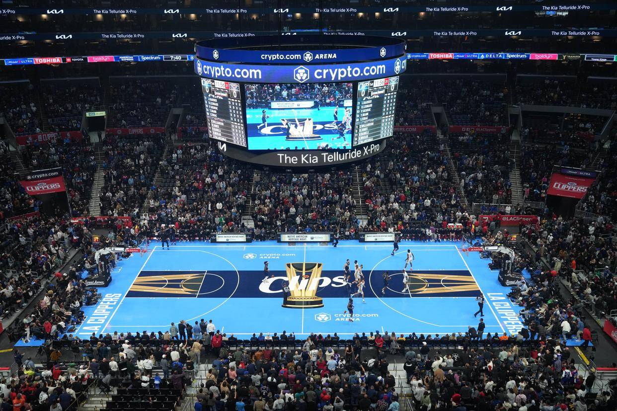 诡异的低谷快船3月主场只赢2场目前遭遇5连败接下来是4连客