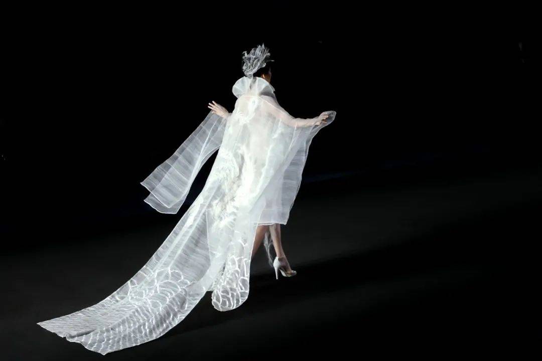 衣者天地形李薇高级时装发布会举办