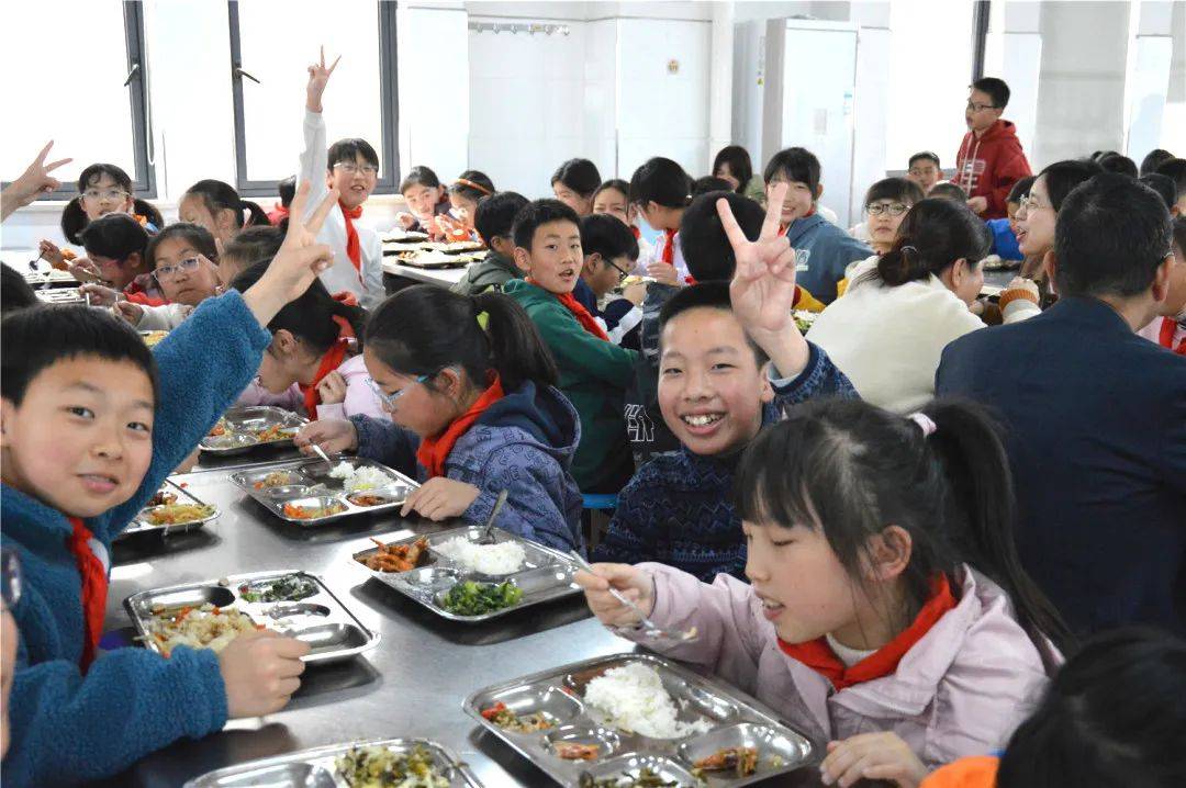 荷润家校食光美味育见美好2024年育才实验小学教育集团荷花小学百名