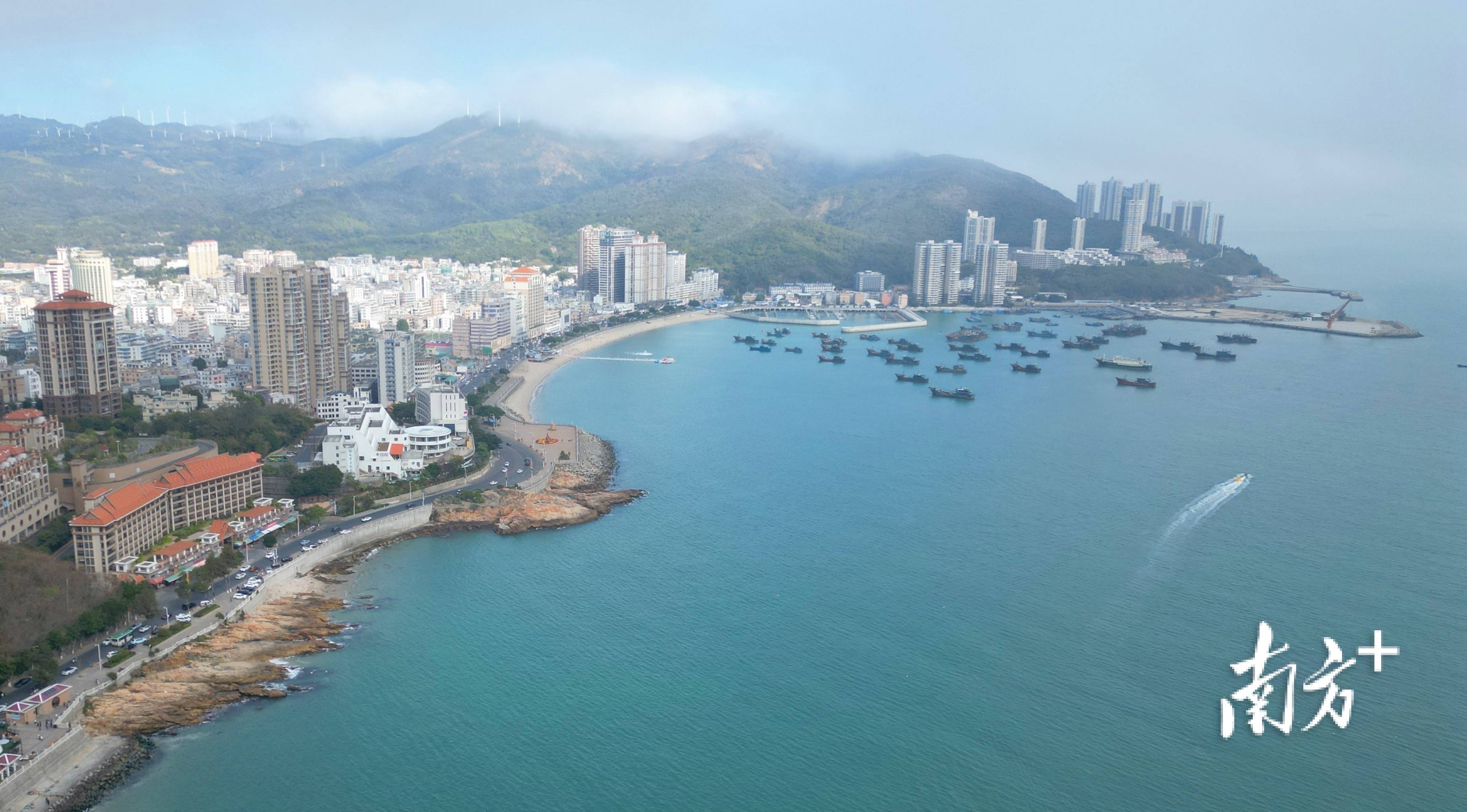 今年春节期间,南澳岛跻身全国驾车出游十大热门景区排行榜,吸引超57万