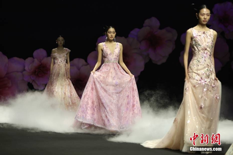 芸想关淑敏主题时装秀在北京举行