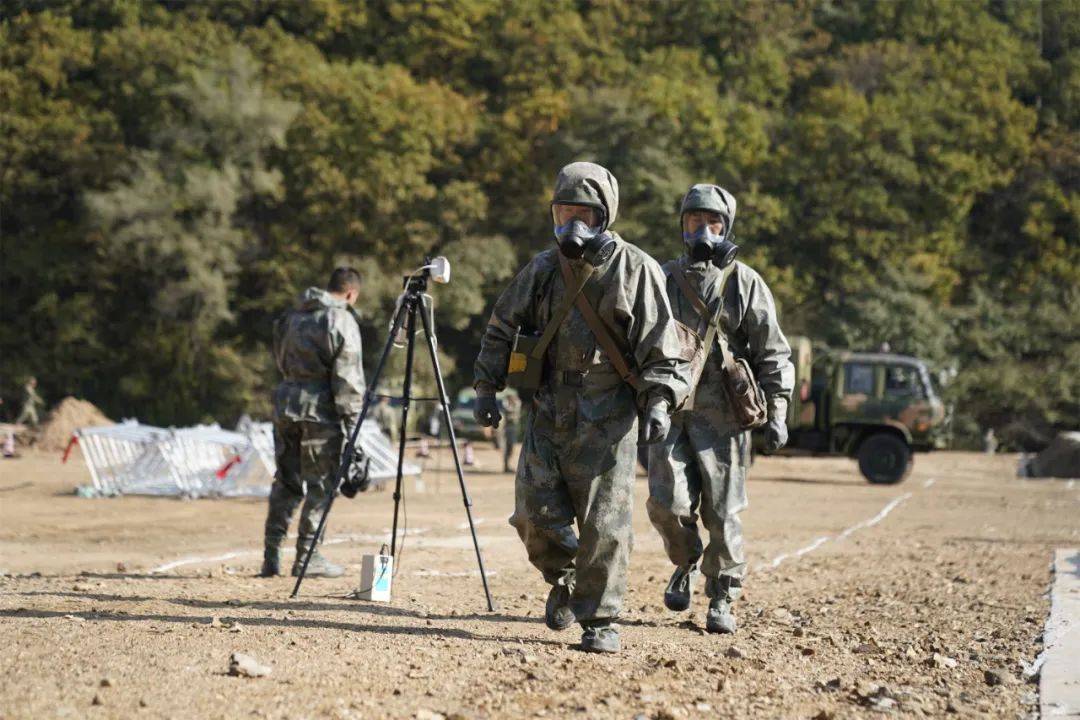 盎然春意燃战味用练兵的方式打开春天