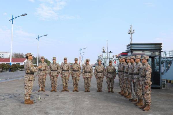 多部队开展新兵训练_训练基地_武警天津总队_战友