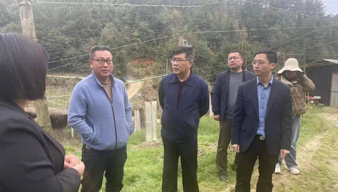现场调研近日,福建省农科院成果转化处处长方志坚带领农科院一众专家