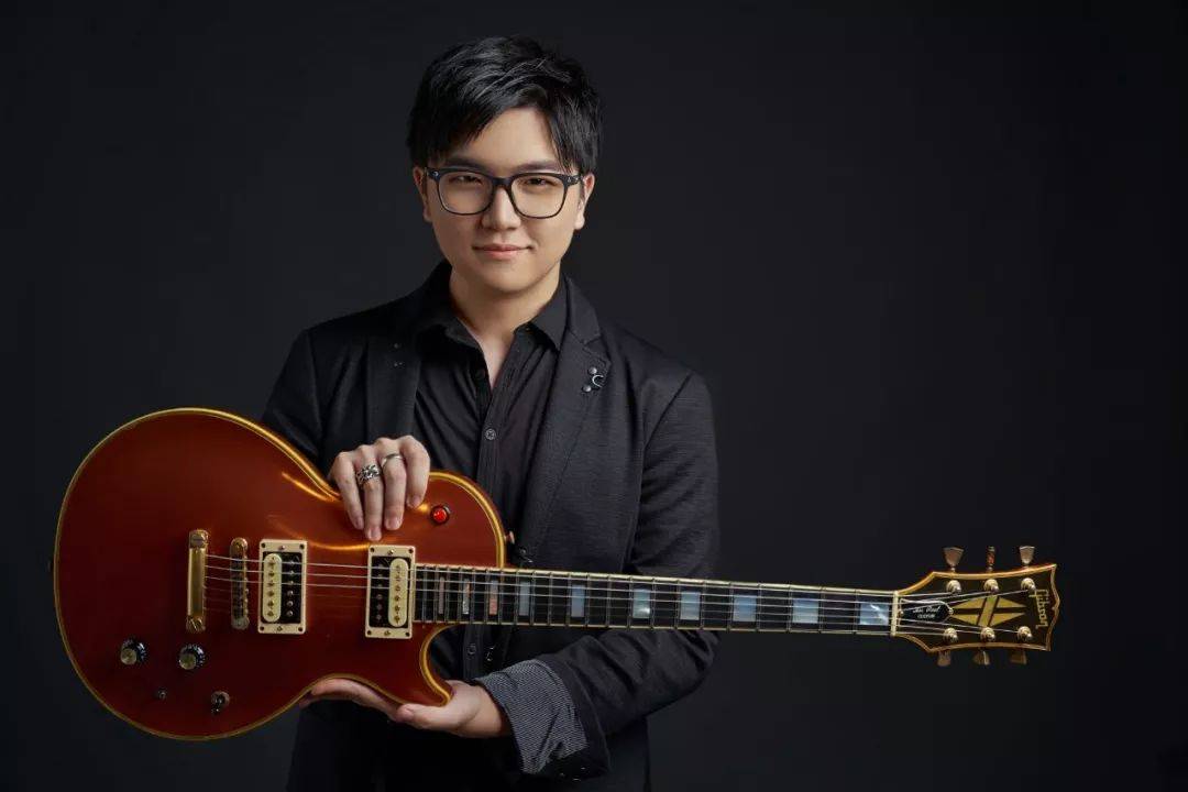 这个男人被称为融合爵士吉他的传奇近40年来最重要的