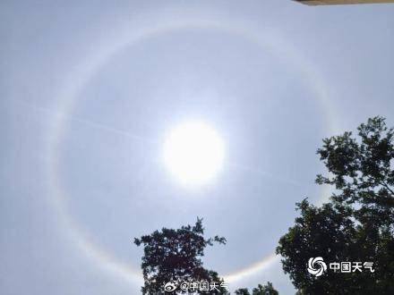 广西南宁现日晕景观 太阳如戴光环_黄丽娜_天气_刘英轶