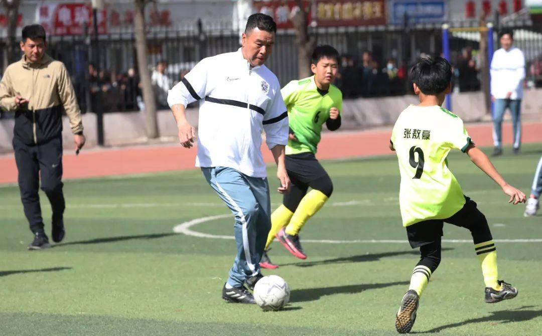 天津老甲a队走进宜兴埠第三小学