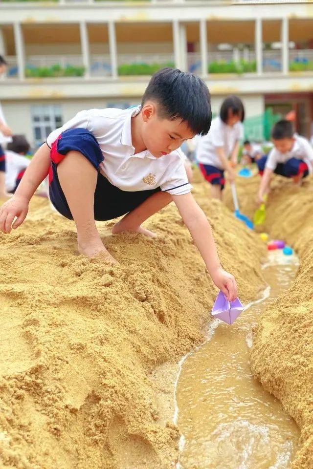 畅享自主游戏 悦享幸福童年——东华幼儿园户外自主游戏