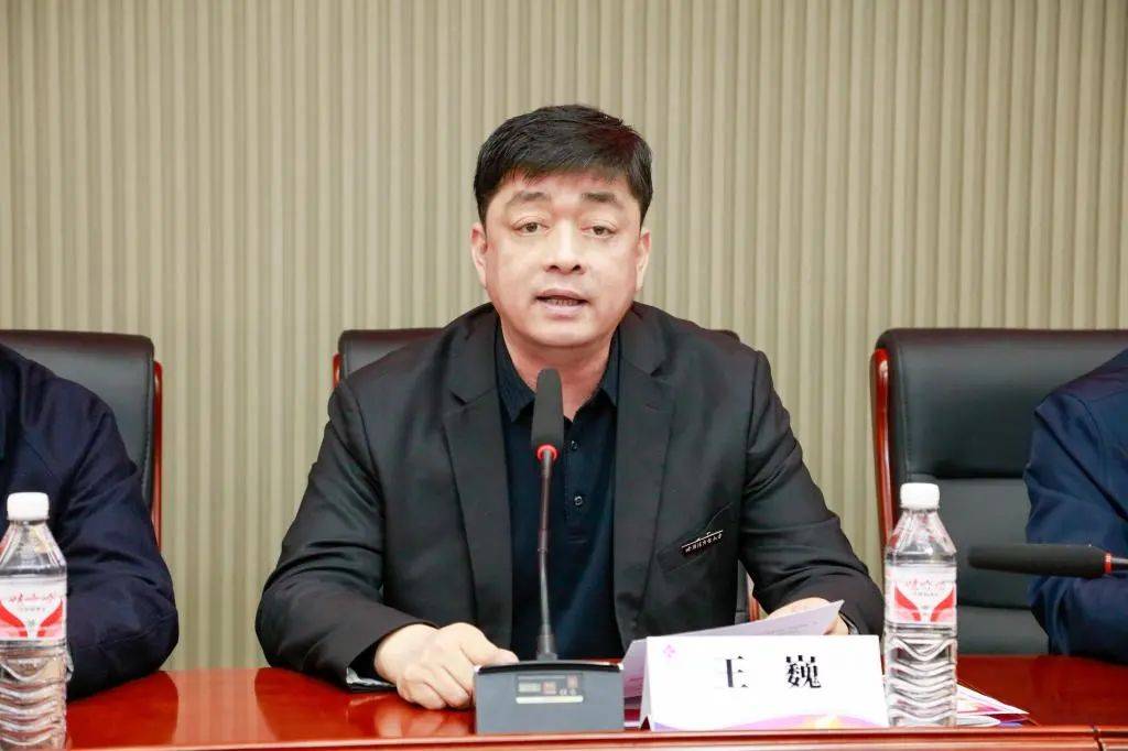 王巍指出,近年来,哈尔滨商业大学坚决贯彻落实就业优先战略,始终把