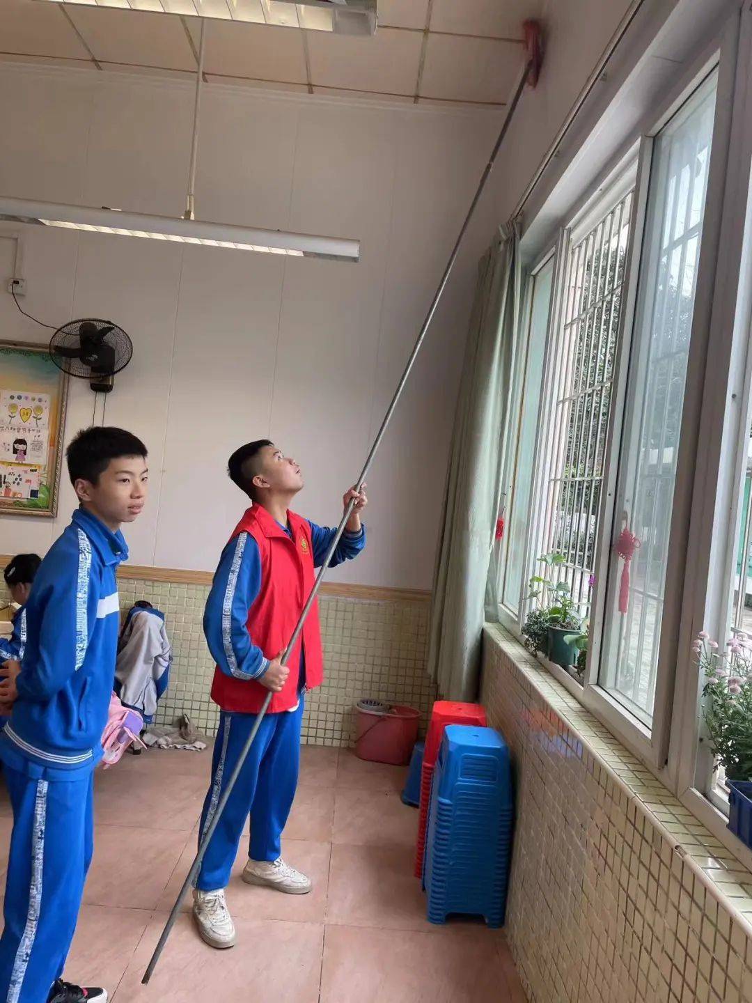 学雷锋精神 创清洁校园—广州市荔湾区同心学校学雷锋系列志愿服务