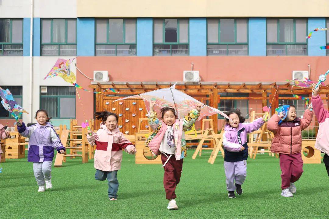 垦利区第一实验幼儿园教育集团举办第二届风筝节活动