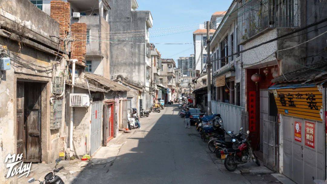 新中国成立后,为了更好地发展棉湖经济,棉湖镇第一届人民代表大会决定