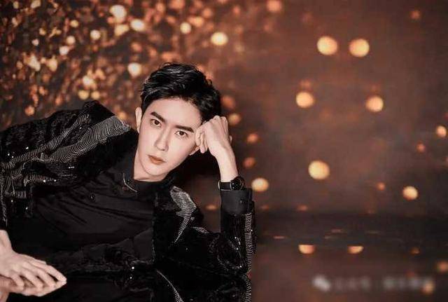 于朦胧话题不断,艺人头发顺滑秘诀?田海蓉退