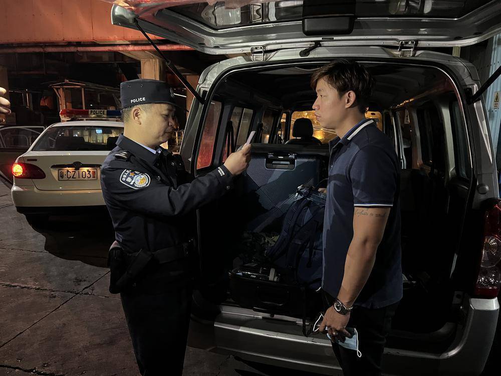 大雾封航多艘船舶延误珠海高栏边检加班加点全力保障通关