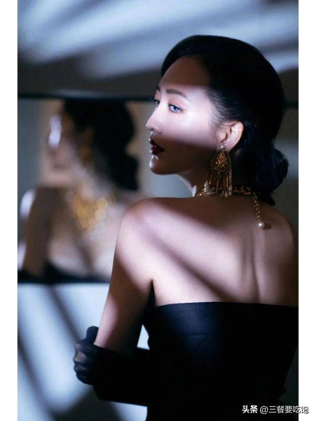 41岁王鸥当妈后豁出去内衣外穿一点不害羞这气场一般人比不上