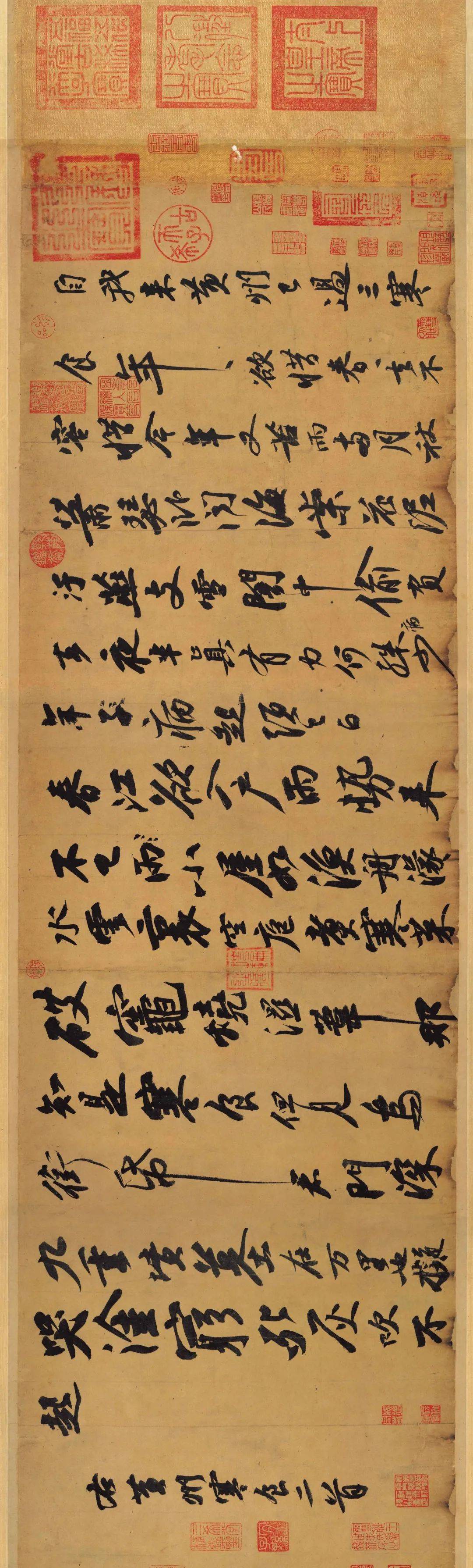 卧闻海棠花,泥污燕支雪.