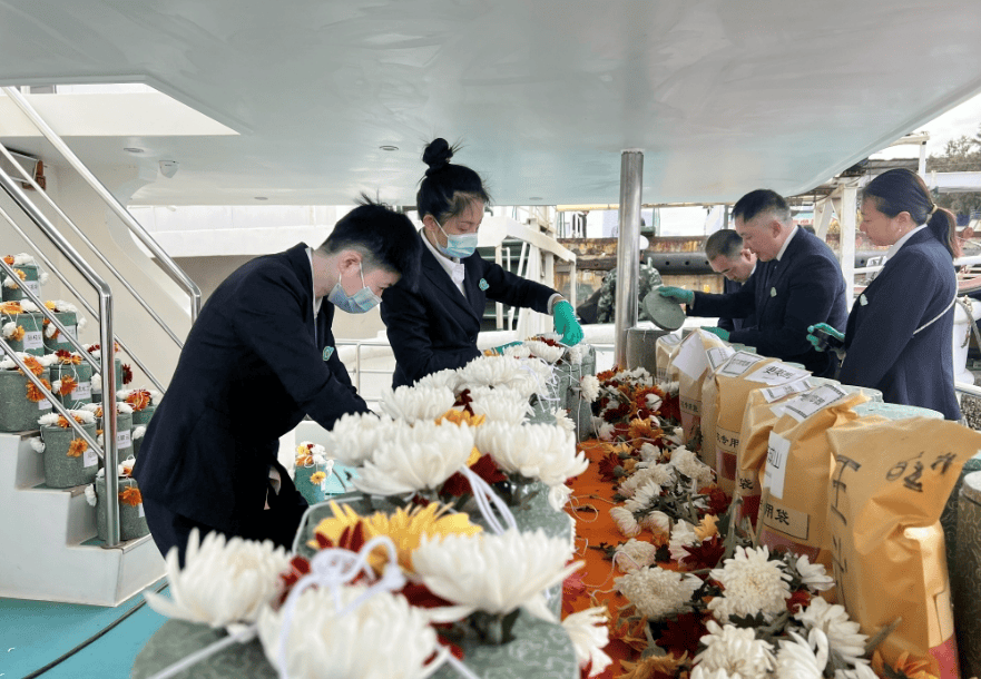市第39次海葬活动今在大连完成 百位逝者骨灰代为撒海_殡葬_服务_业务