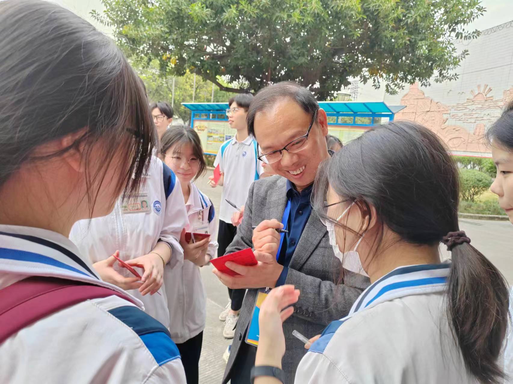 精彩一跃跨入本科梁銶琚职校125名学生获本科录取人数居全省前列