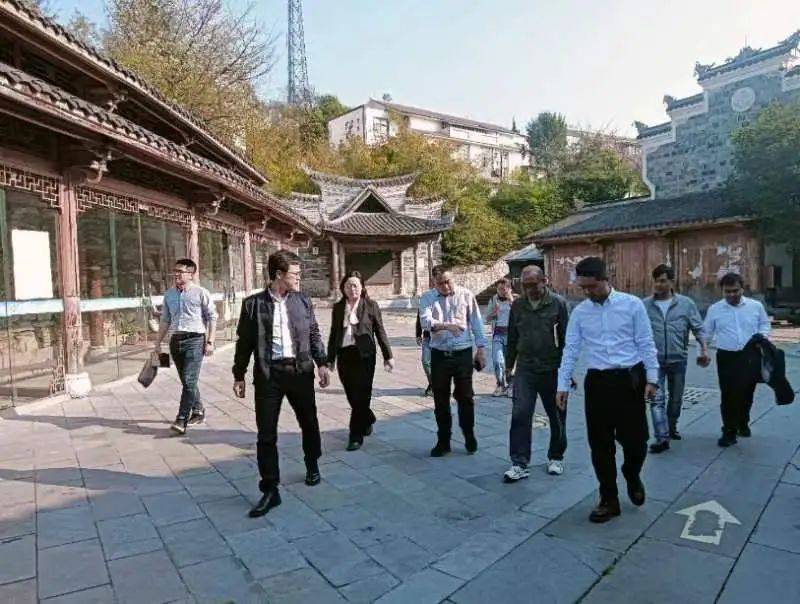 3月24日,区政府副区长李博到镇督导森防卡点值守工作,详细询问值守