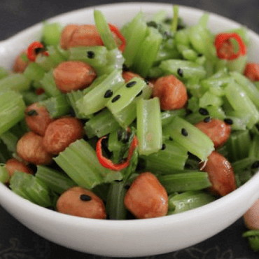 蒲芹花生米星期二食谱蒜泥茼蒿  番茄蛋汤  酸奶红烧肉  宫保鸡丁