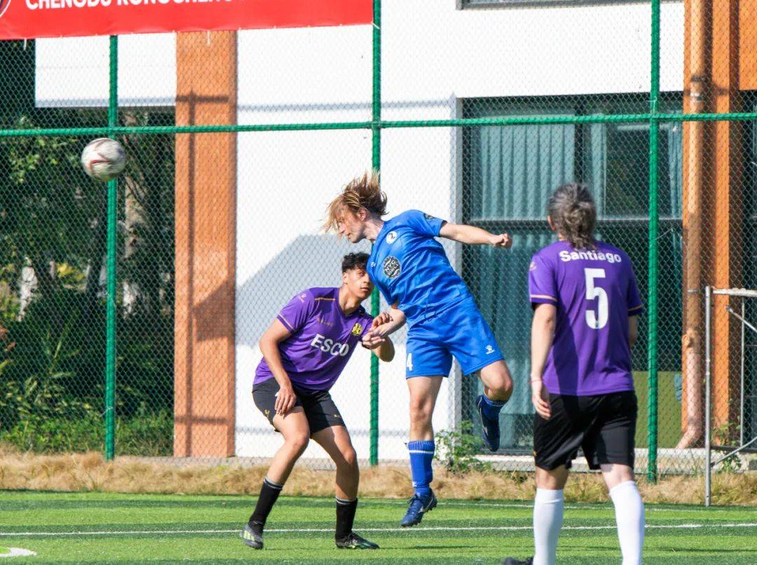 社会足球足球无国界2024成都城市足球八人制联赛国际组拉开帷幕