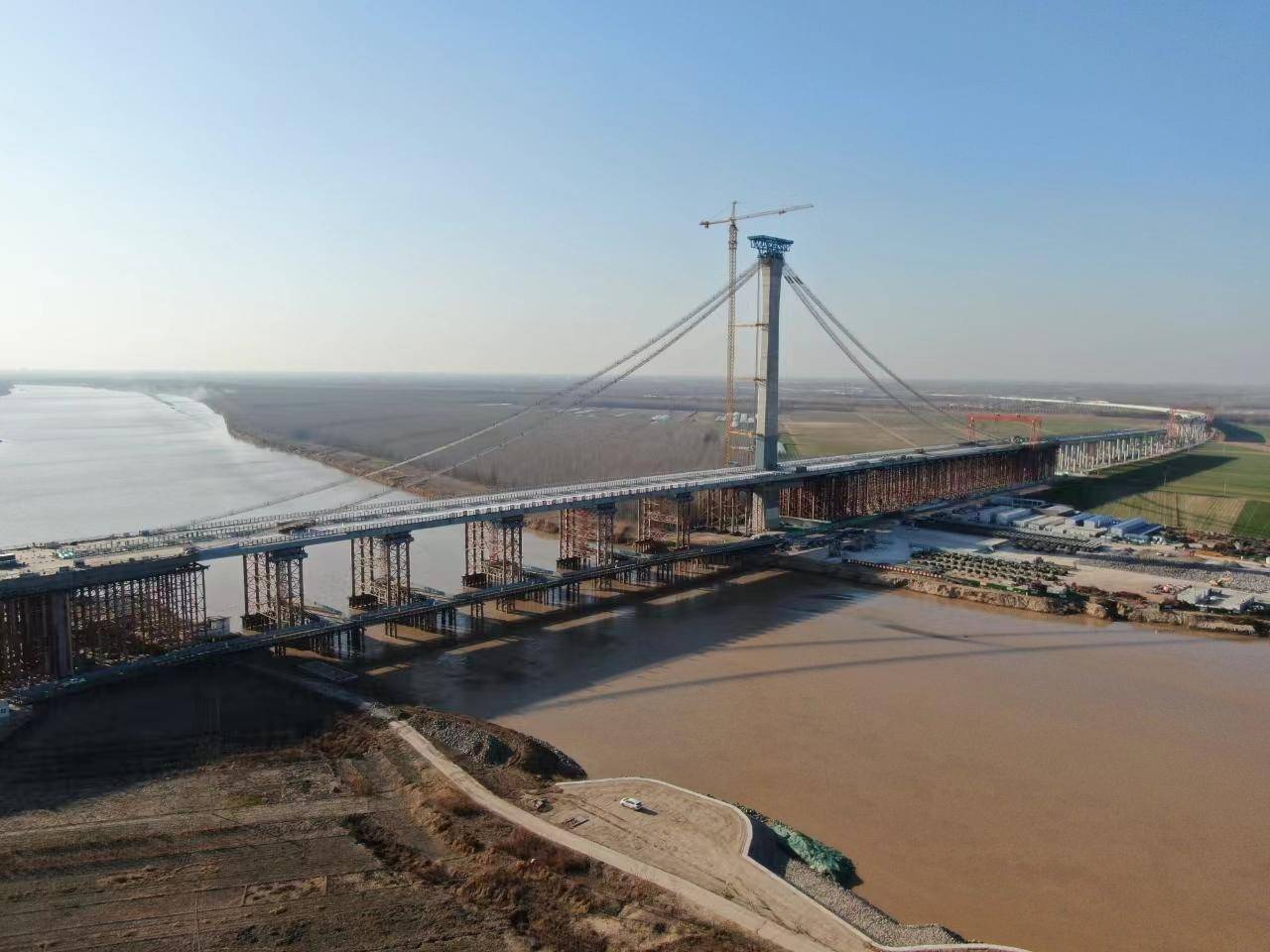 黄河特大桥:创新科技 筑梦绿色交通新篇章