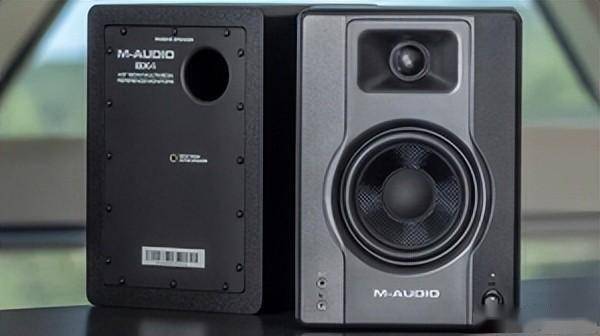 美元,不能用小巧或经济实惠来形容(为此,你可以选择体积更小的 hs7 或