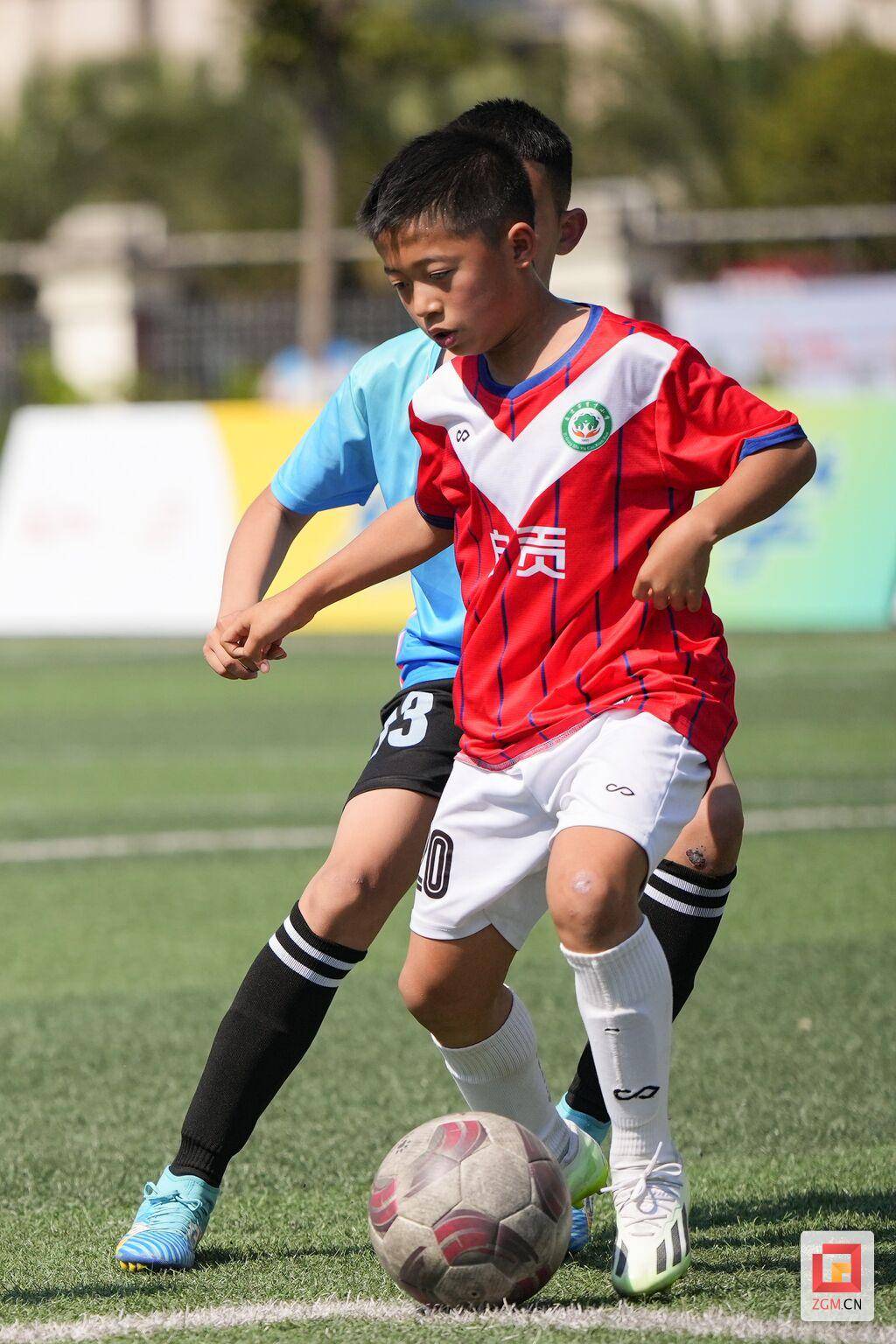 自贡育才小学代表队获省贡嘎杯青少年足球联赛季军