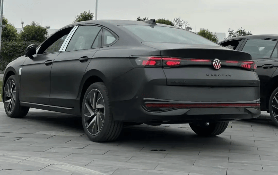 磨砂版大众迈腾亮相,内饰酷似理想,网友:汽配城风格_搜狐汽车_搜狐网