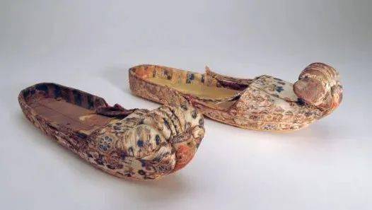 张一雄丨步履不停鞋履中的民族交融史