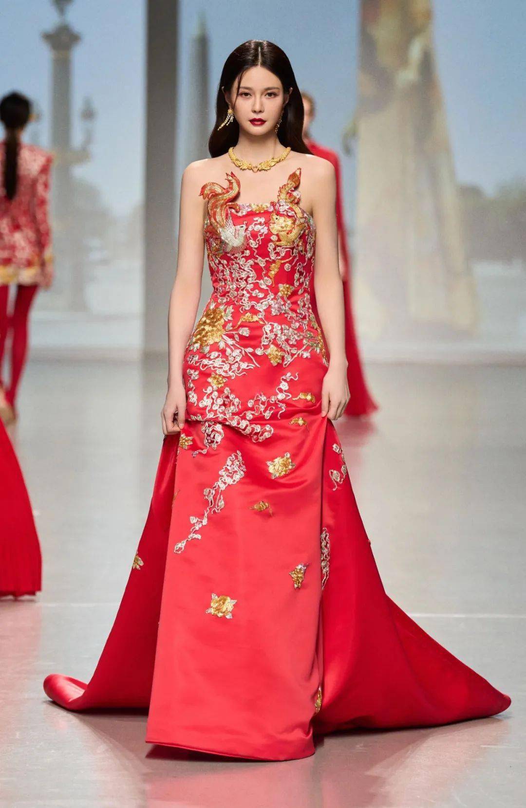 迪阿股份亮相巴黎时装周,中国高级珠宝反向攻略欧洲