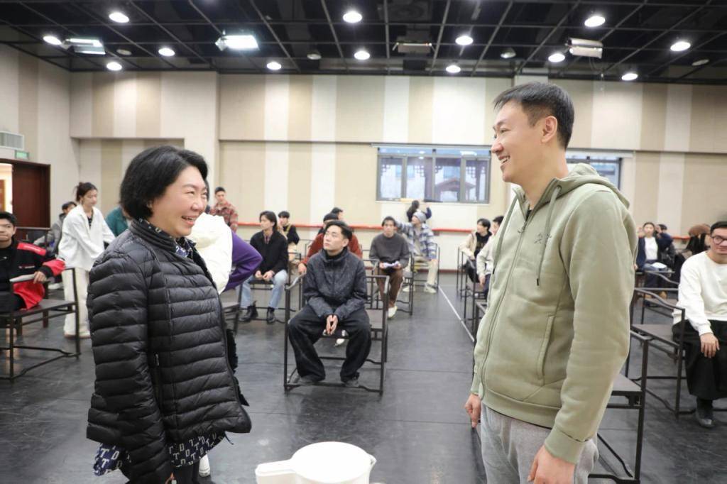 主演田沁鑫导演的话剧《狂飙》,塑造了田汉的形象