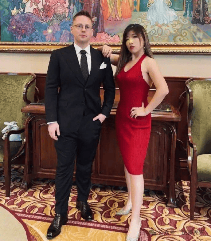 德国网红女婿阿福.官宣离婚!_朱莉_减肥_妻子