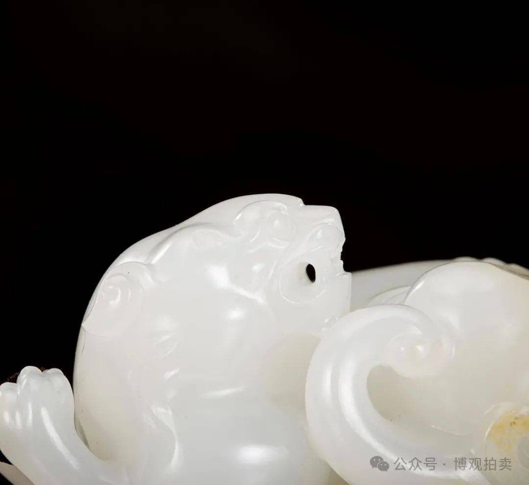 红皮白肉大自然的鬼斧神工新疆和田玉籽料