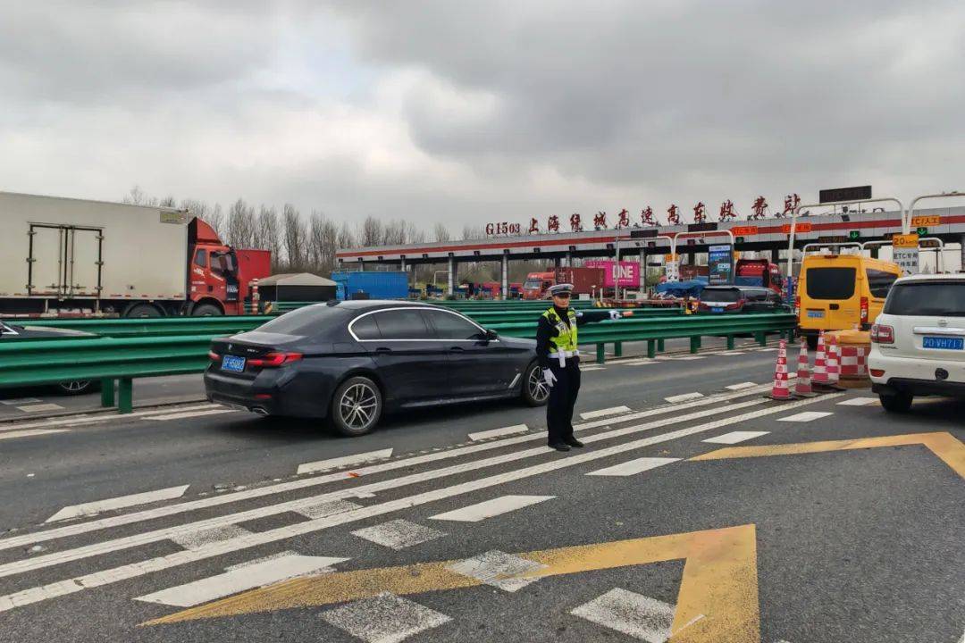 上海警方启动高等级勤务确保清明小长假平安有序