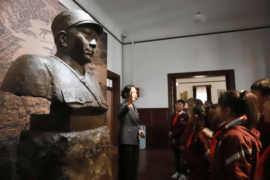 我们的节日清明西安市各中小学开展清明祭英烈主题活动