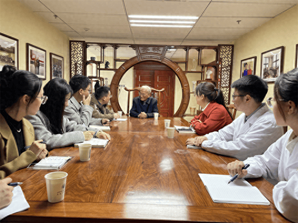 国医大师徐经世寄语团员青年精诚中医争锋团学