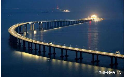 港珠澳大桥堵车了,1200个亿没白花!_香港_内地_经济