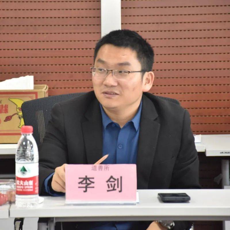 江西道善律师事务所高级合伙人李剑等率领众多青年律师莅临江西豫章