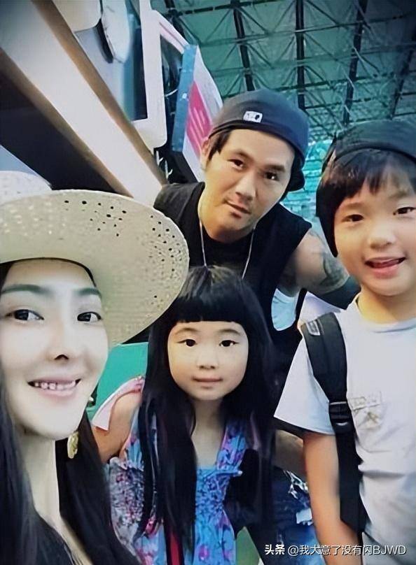 曹格儿女晒泰国旅游视频 joe耍帅grace满脸无奈_故事_人家_小子