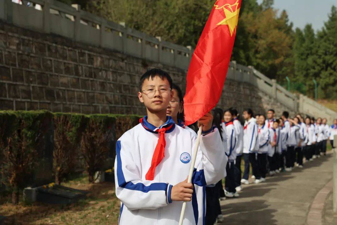 利州区兴安初级中学四川省广元市宝轮中学主题系列活动"缅怀革命先烈