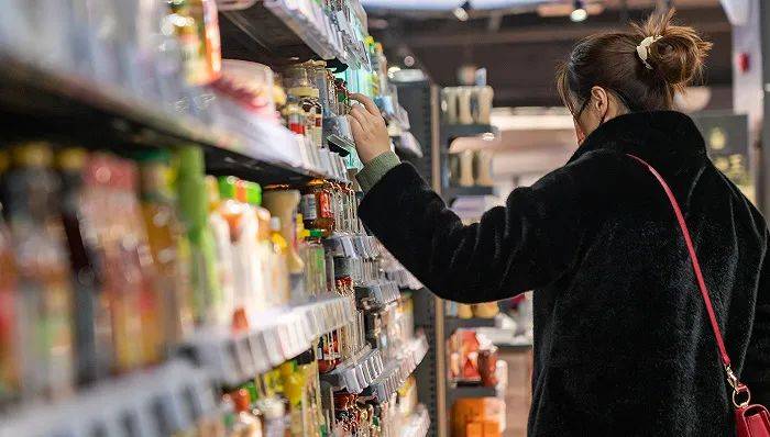 当中产放弃品牌找平替白牌火了