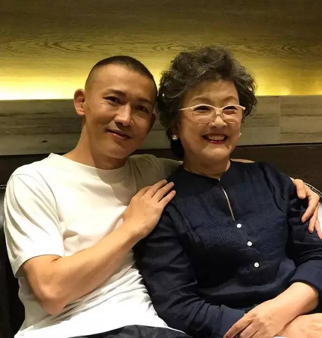 著名演员宋春丽我这辈子最正确的决定就是在61岁高龄做了妈妈